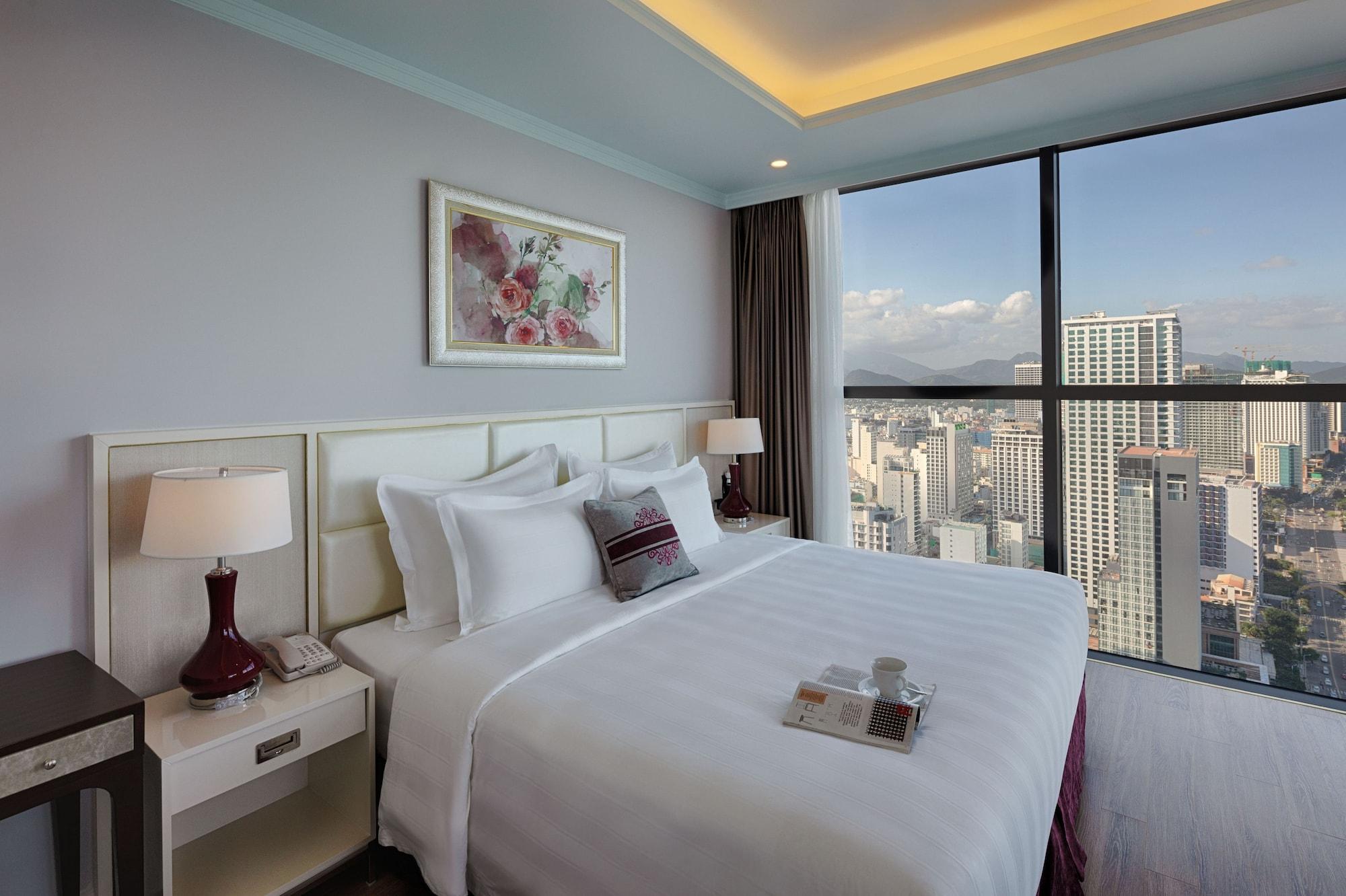 Hotel Vinpearl Beachfront