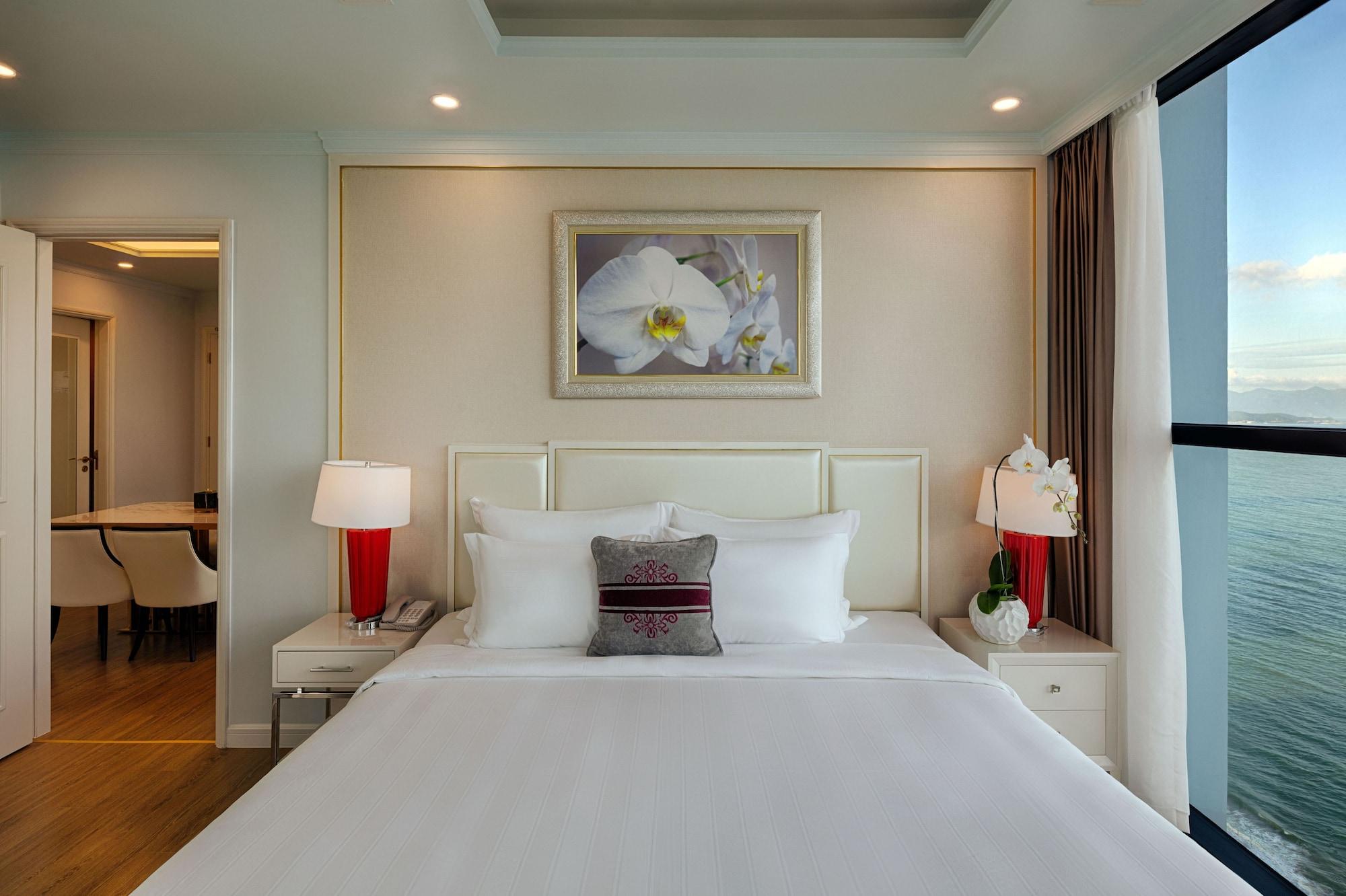 Отель Vinpearl Beachfront 5*