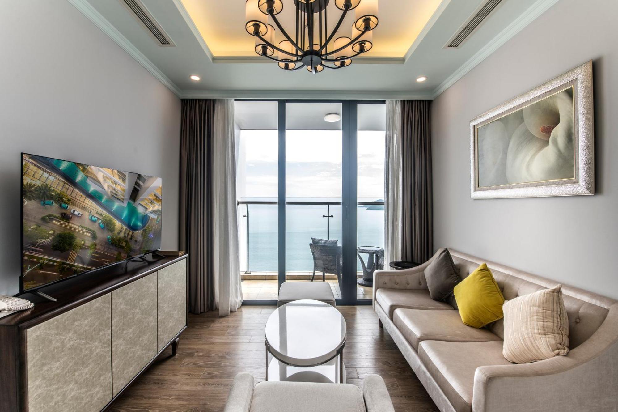 Отель Vinpearl Beachfront