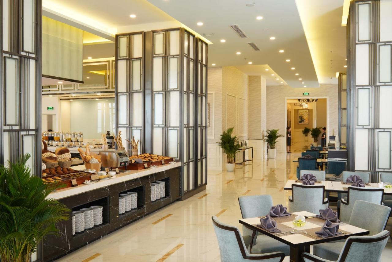 Отель Vinpearl Beachfront