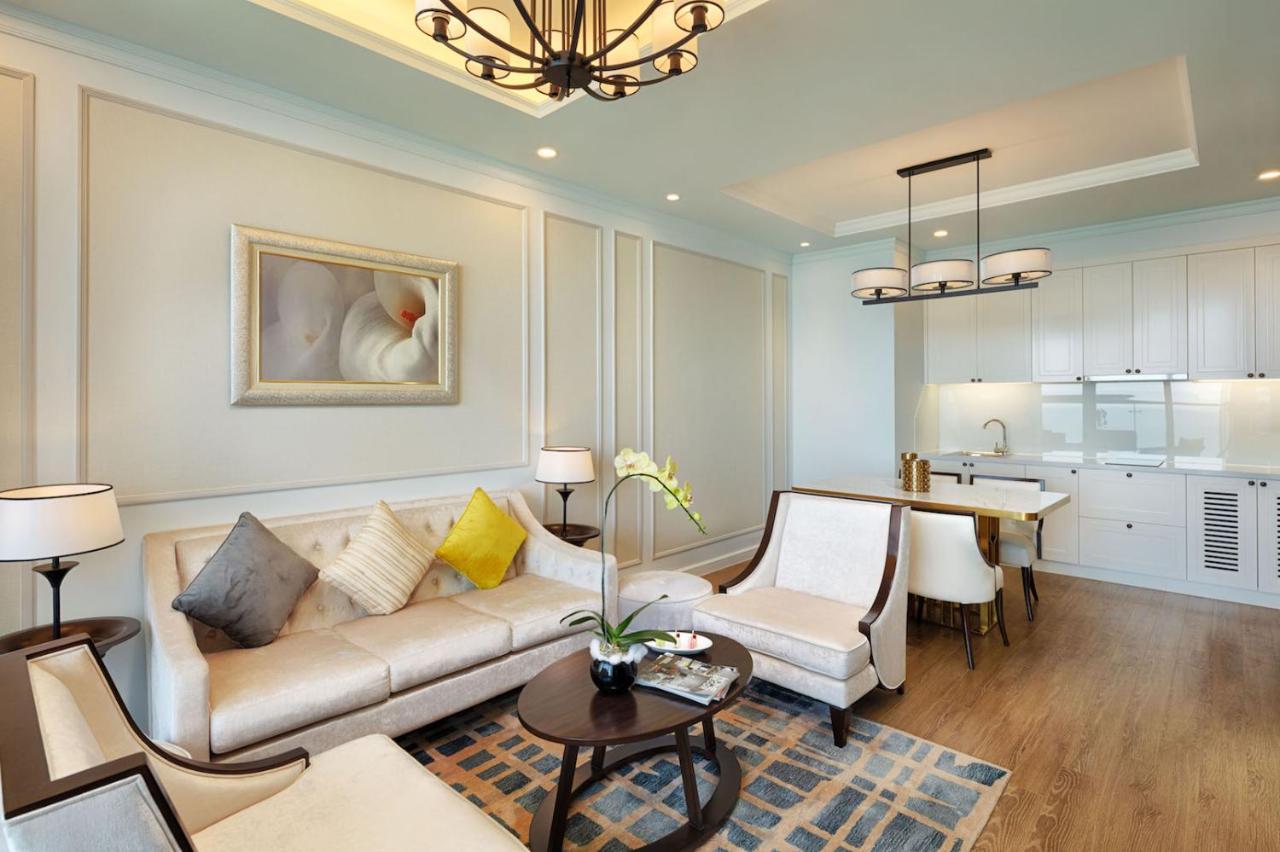 Отель Vinpearl Beachfront Нячанг